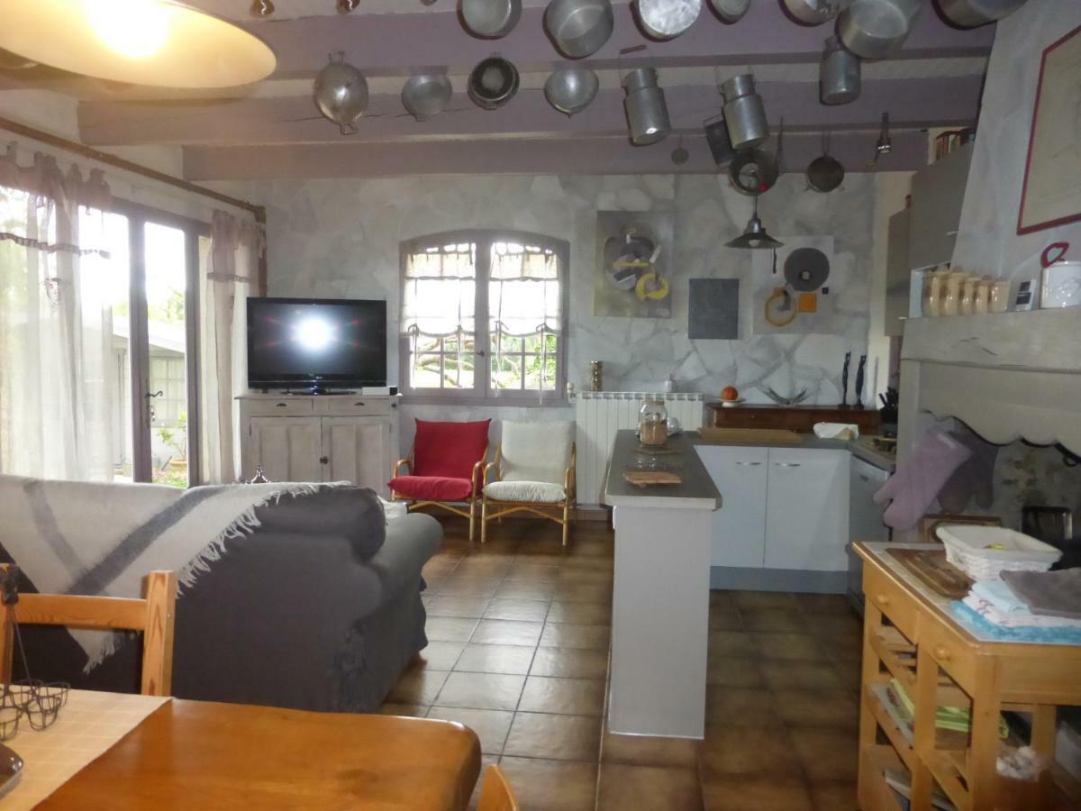 Appartement Soleil Lotus à Saint-Hilaire-de-Brethmas Extérieur photo